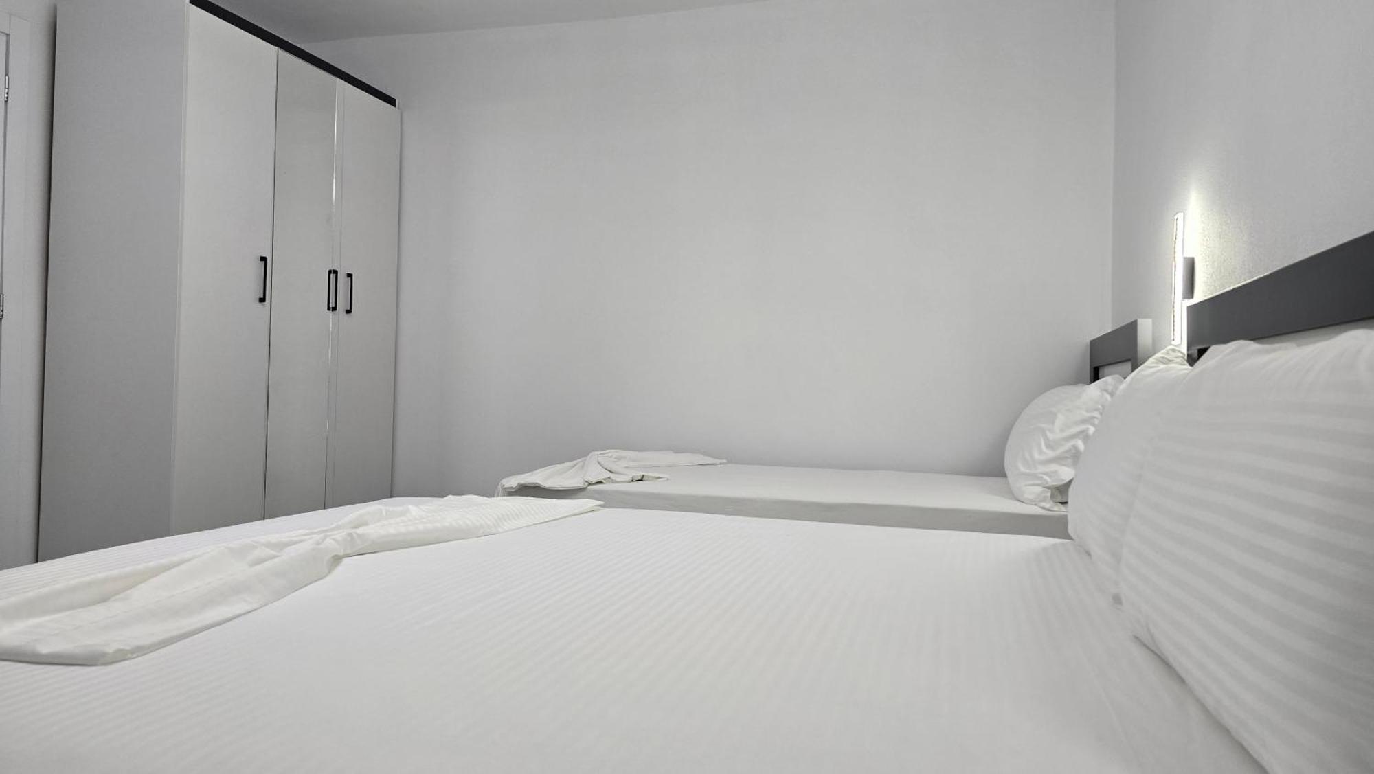 Guest House Pogradeci エクステリア 写真